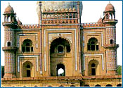 Safdarjung Tomb of Delhi